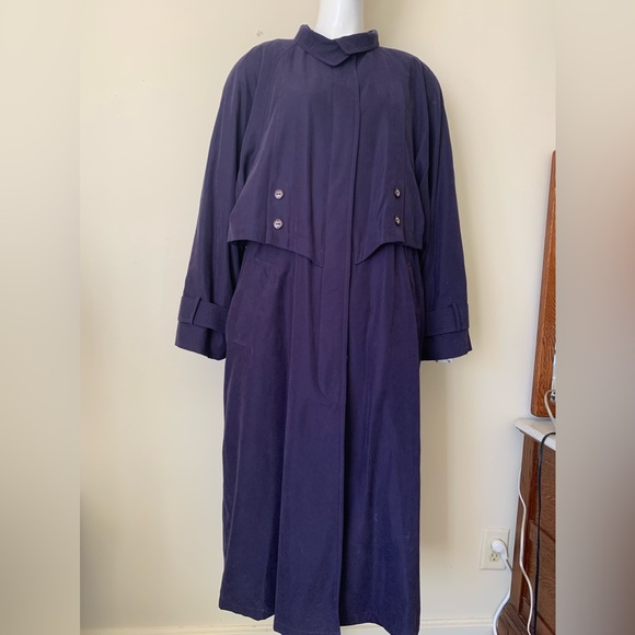 VINTAGE trenchcoat - Picture 2 of 12